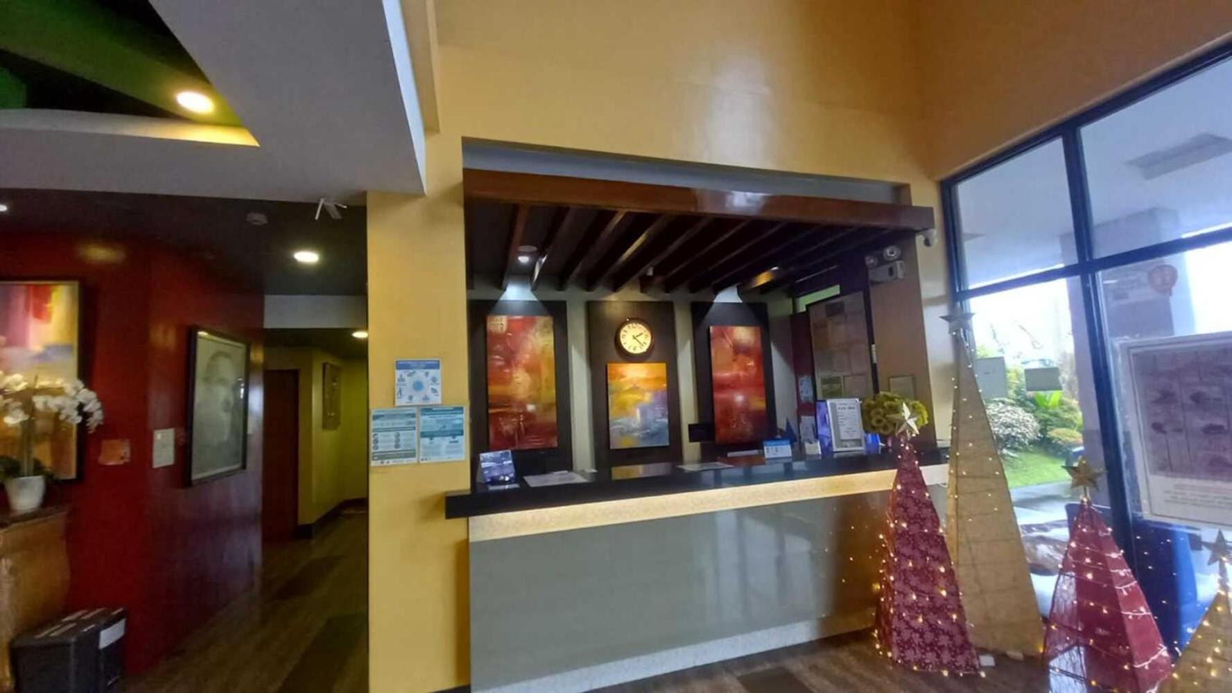 Oyo 1037 Lendes Tourist Inn Main Naga  Bagian luar foto